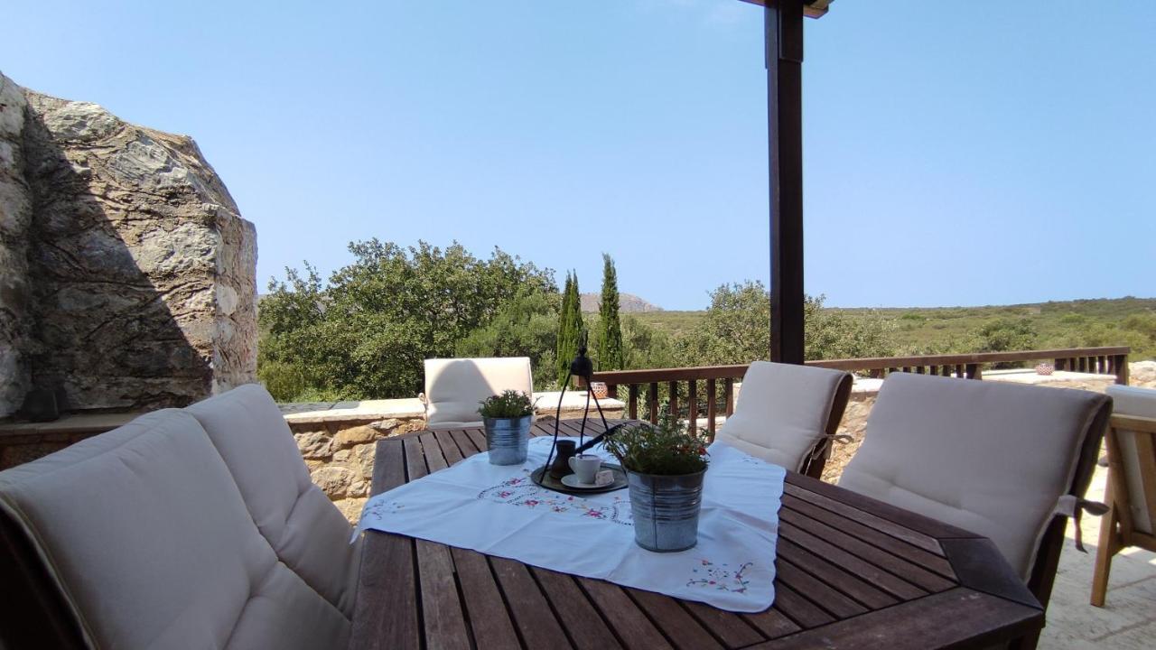 Fameliti Casa Torre * Stavrion