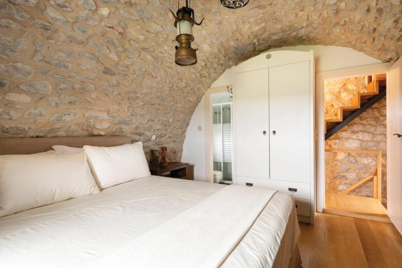 Fameliti Casa Torre * Stavrion