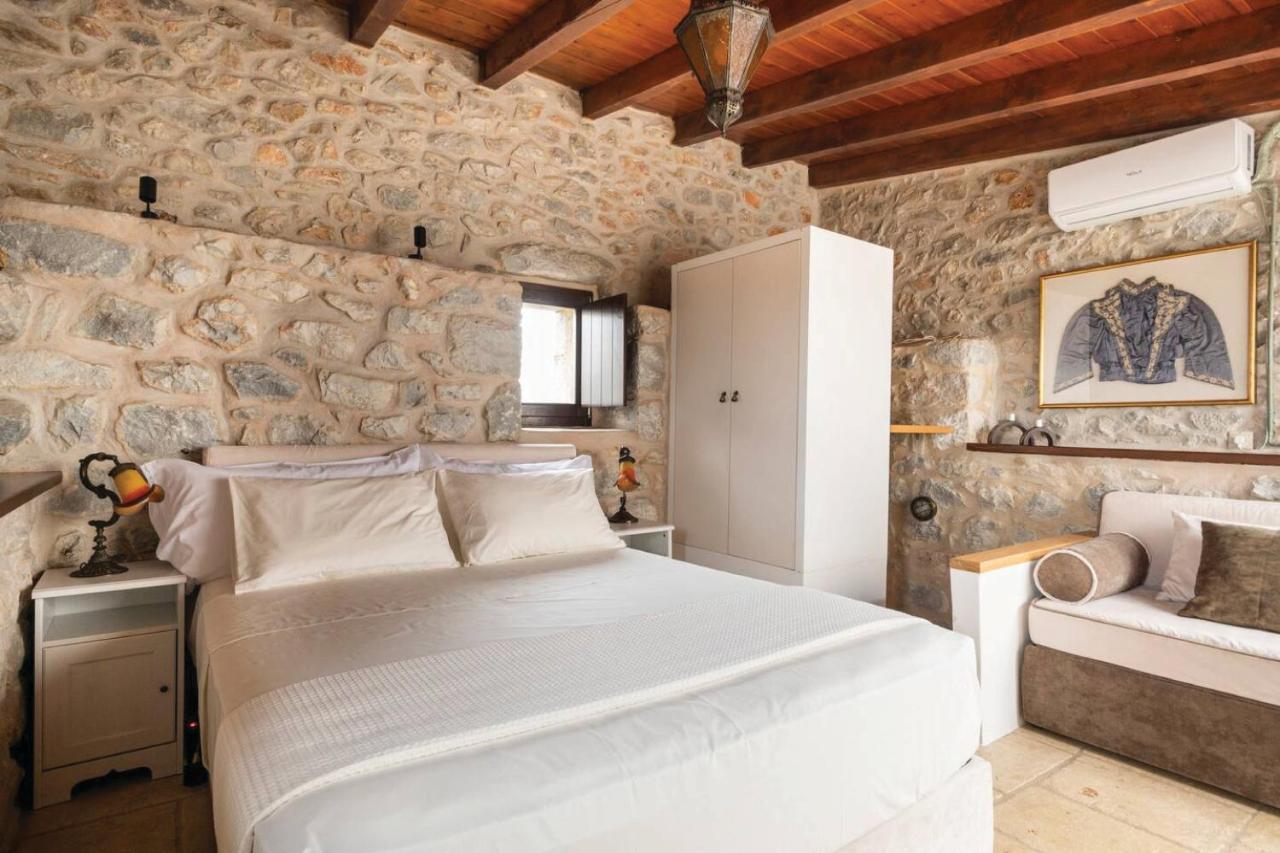 Holiday home Fameliti Casa Torre Stavrion